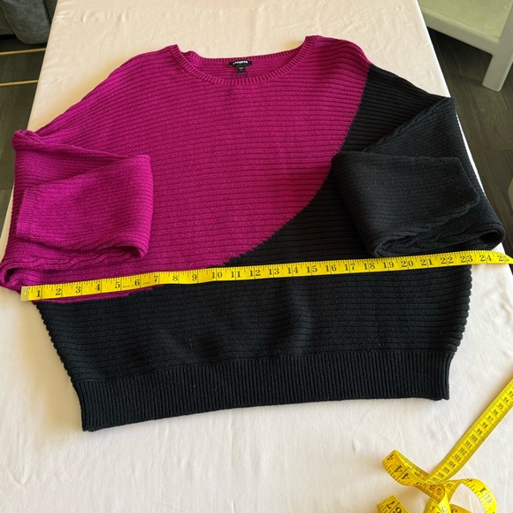 Colorblock Sweater - Pink and Black - Picture 4 of 7